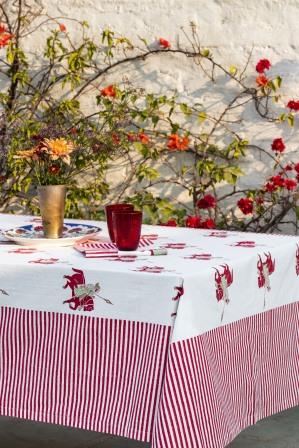 Burgundy/Mint Horse Rider Tablecloths & Matching Napkin Sets