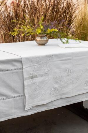 Grape Vine applique & embroidery Tablecloths & Napkin Sets